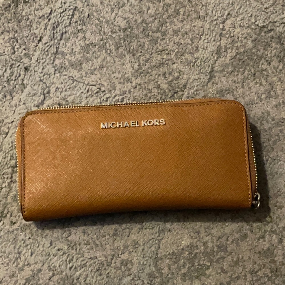 Women’s Michael Kors wallet